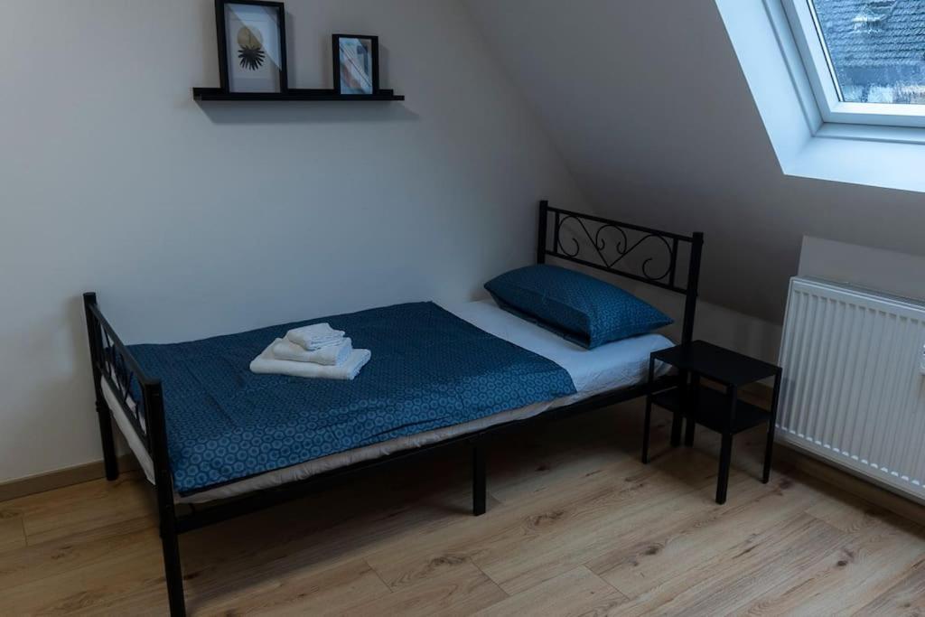 Moderne Ferienwohnung In Gelsenkirchen-Schalke Fuer 1 Bis 7 Personen Mit Terrasse, Ideal Fuer Gruppen & Stadionbesuche Exterior foto