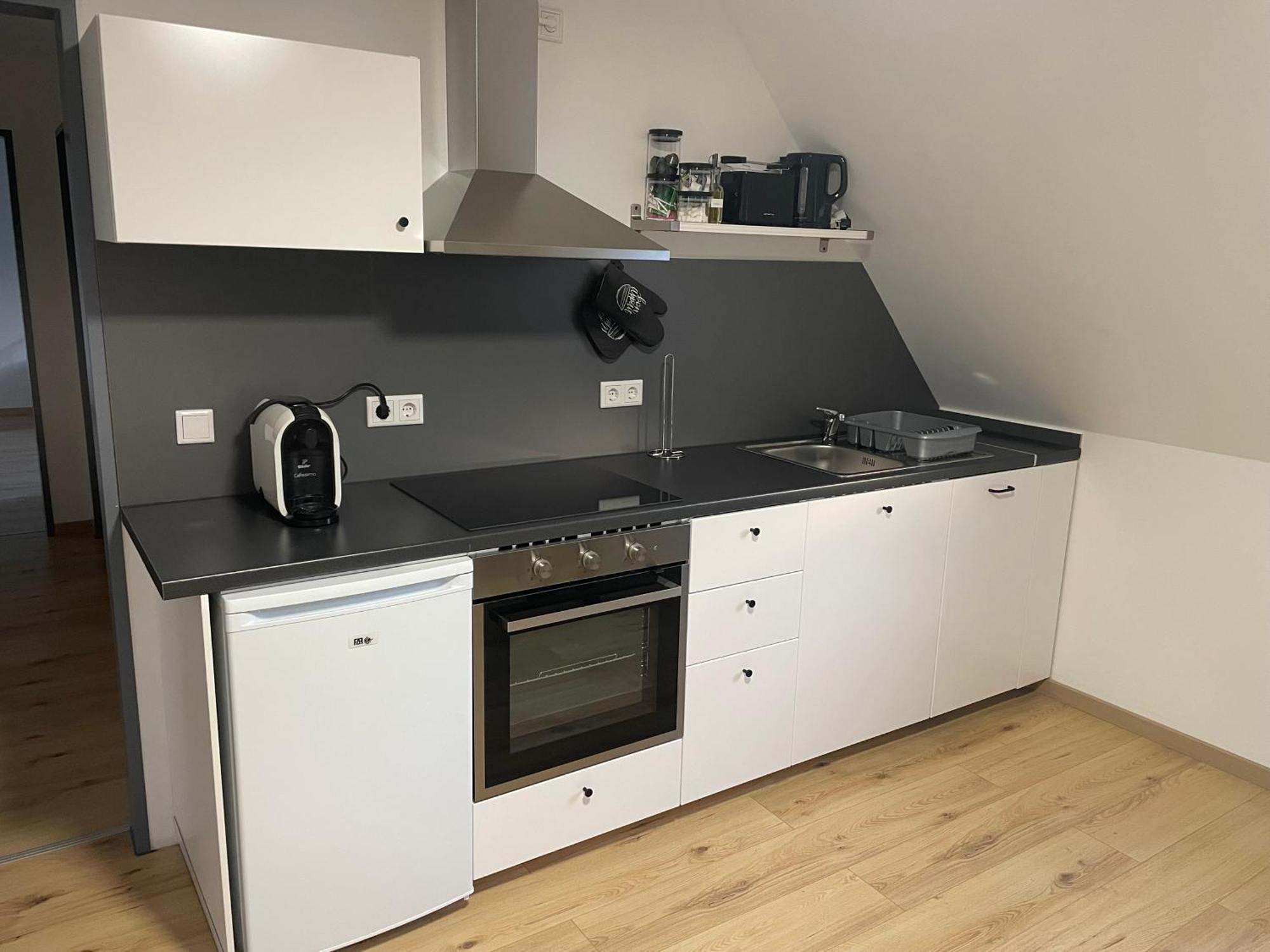 Moderne Ferienwohnung In Gelsenkirchen-Schalke Fuer 1 Bis 7 Personen Mit Terrasse, Ideal Fuer Gruppen & Stadionbesuche Exterior foto